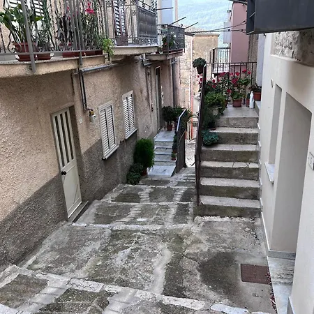 Le Dell'emiro 2 Guest house *